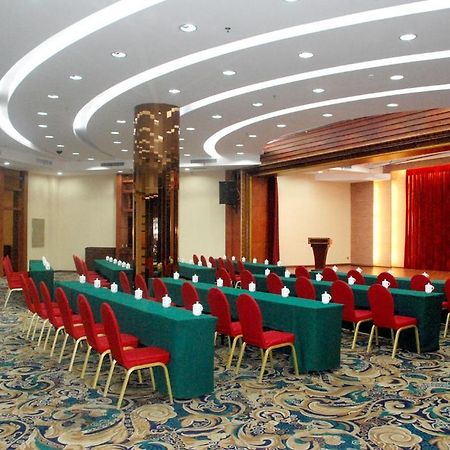 Luoyang Grand Hotel Бізнес фото