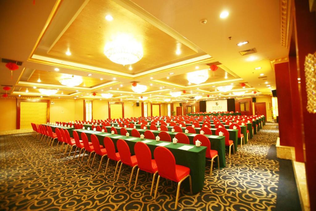 Luoyang Grand Hotel Бізнес фото