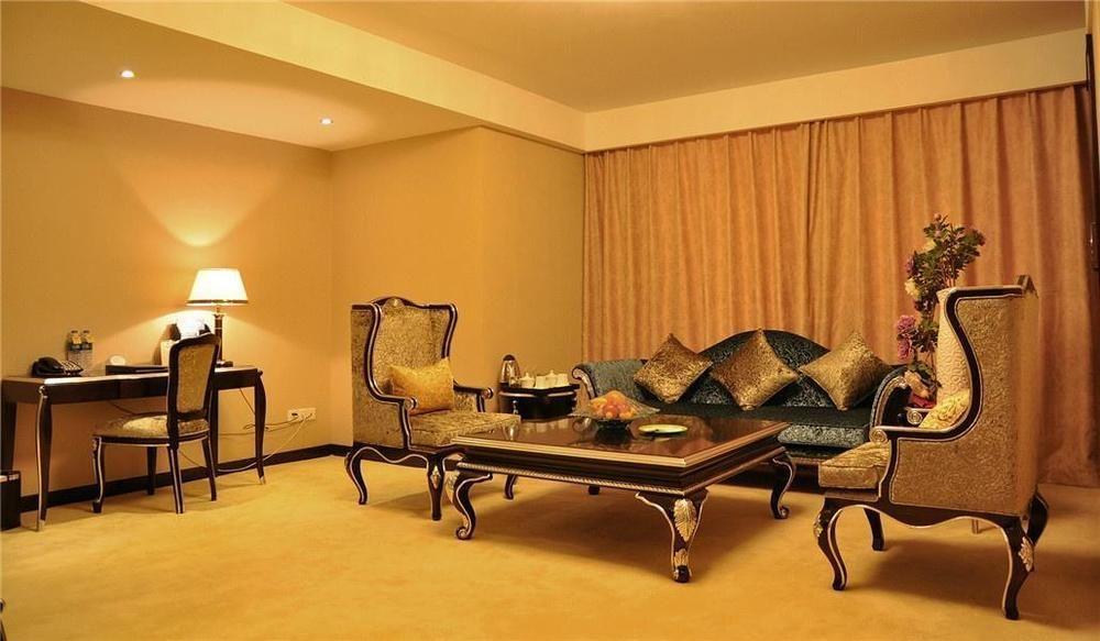 Luoyang Grand Hotel Екстер'єр фото